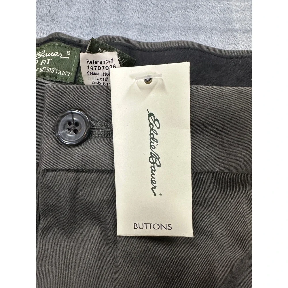 Eddie Bauer Mens 42x30 Relaxed Fit‎ Pleated Chinos Dark Olive Nano-Tex 3884 NWT